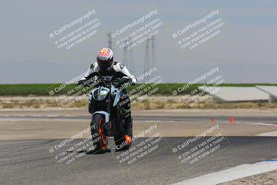 media/Jul-22-2022-TrackDaz (Fri) [[ca4971259a]]/Group B/130pm (Wheelie Bump)/